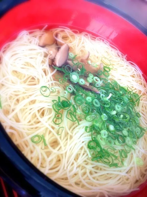 素麺の食べ歩きに、きました。ひとつ目は、にゅうめんです|ハルさん