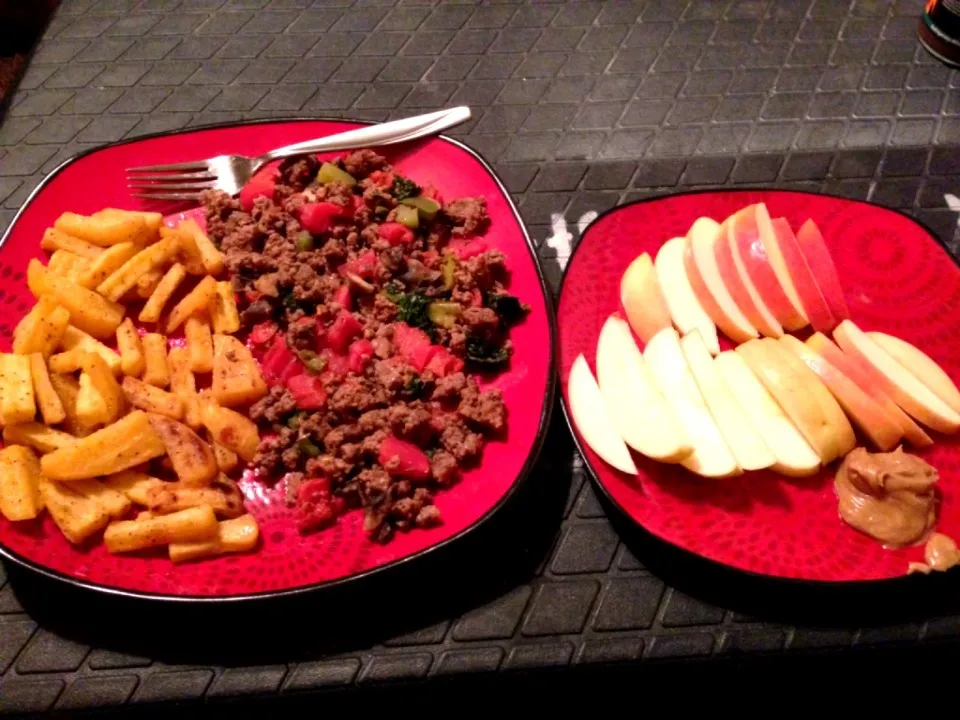 Rutabaga fries with meat sauce and an apple with almond butter.|Jen Howardさん