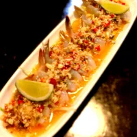 Naked (Raw) shrimp served with spicy lime sauce|janis aさん