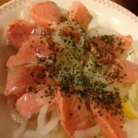 Snapdishの料理写真:新玉ねぎとサーモンのレモンマリネ|ひび金魚さん