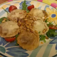 Snapdishの料理写真:ravioli of roasted red onions, thyme, pinenuts and Maris piper potato|Dean Haylettさん