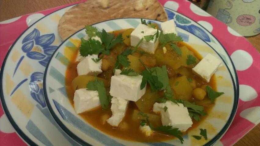 Snapdishの料理写真:chickpea and potato tagine with feta|Dean Haylettさん