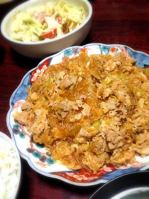 豚コマの麻婆春雨風＆レタスとトマトの洋風ゴマ和え|ともえさん