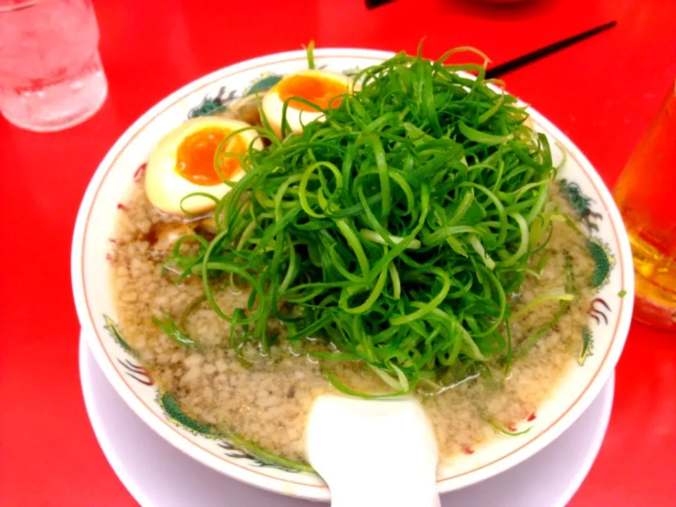 Snapdishの料理写真:特製醤油九条ネギ味玉ラーメン（並）|あんぴーさん