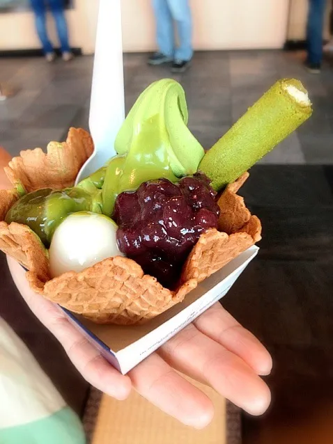 Matcha ice cream with red bean paste|PhUnGさん