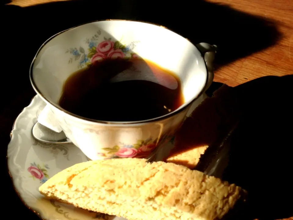 Coffee with Cardamum Biscotti crackers|Lenny Sparaさん