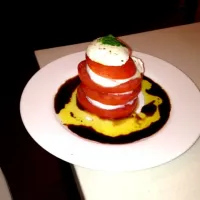 Snapdishの料理写真:Caprese Salad|merlissaさん