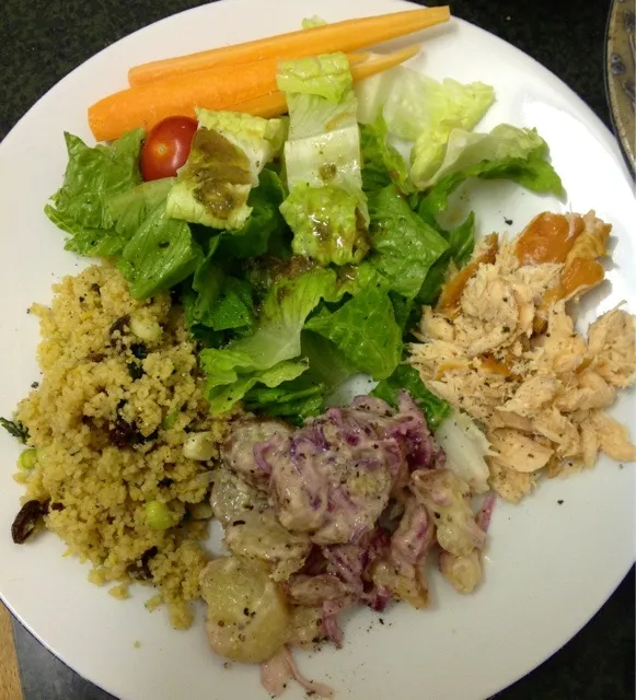 #One-plate dish, Flaked salmon, Potato salad,Lemon & Raison Couscous, Green salad, #ワンプレートディッシュ  鮭フレーク、赤ポテトサラダ、レモンとレーズンのクスクス、サラダ|ずきみくさん