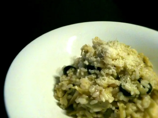 Risotto ai carciofi con olive nere (黒オリーブ入りアーティチョークのリゾット)|小鍋 (pentolina)さん