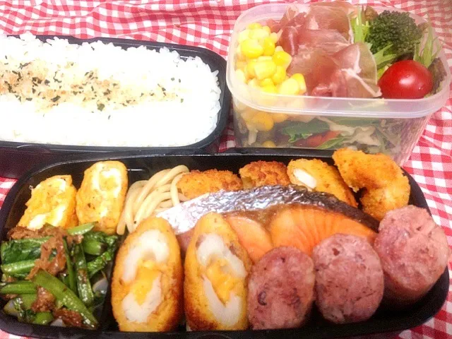 Snapdishの料理写真:5/6イカリングフライ弁当（長男用）|yoshimiさん