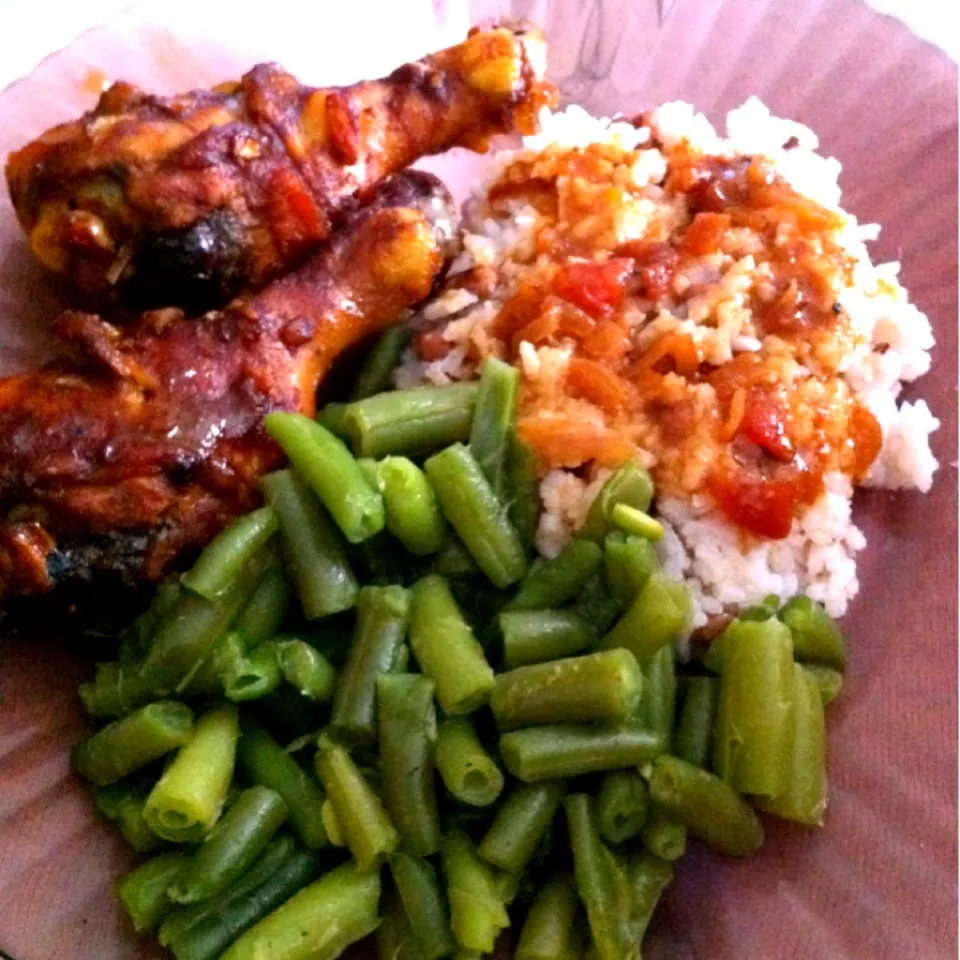 Barbecue chicken with rice and southern string beans|LaDiosaさん