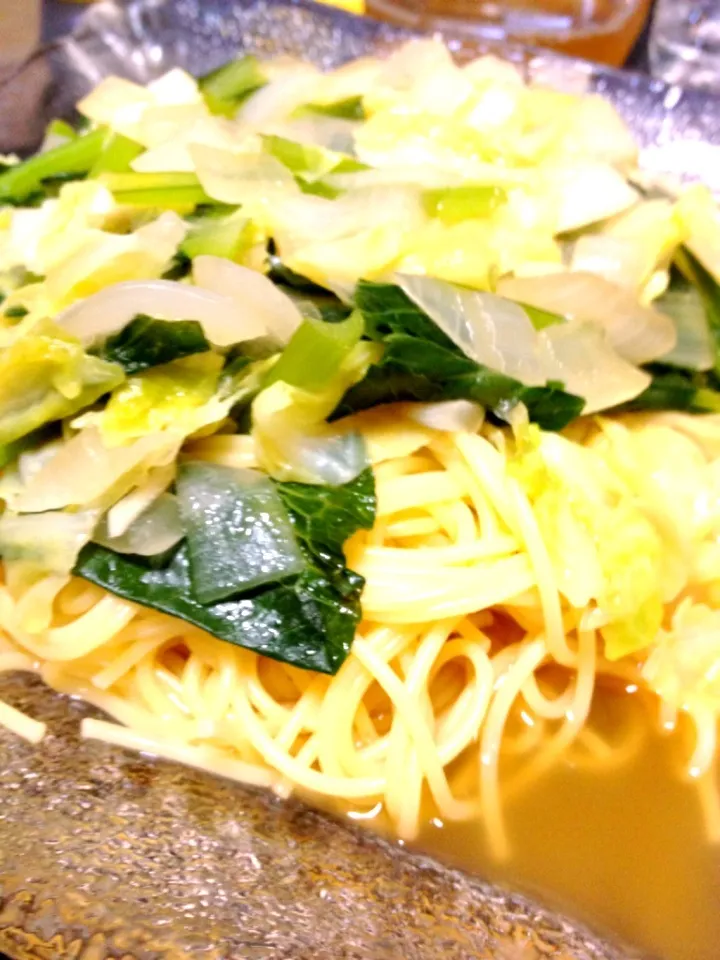 #朝飯  春パスタ (春キャベツ、新玉ねぎ、小松菜、パスタ、スープ)|ms903さん