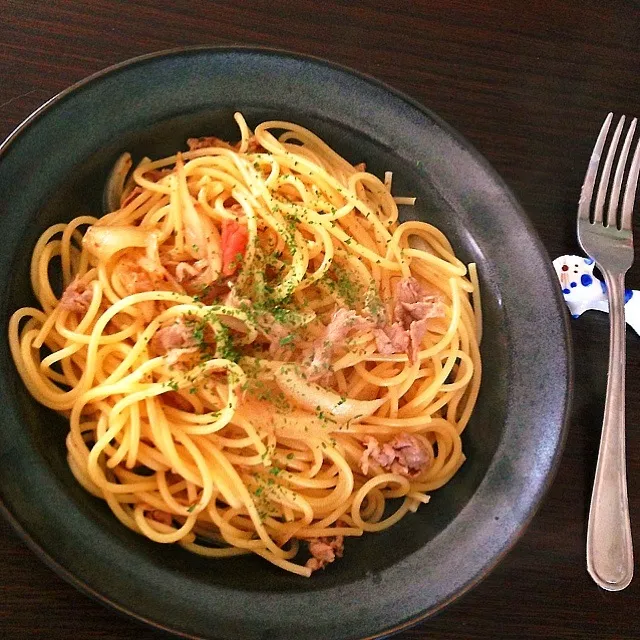 Snapdishの料理写真:玉ねぎと豚肉の梅しょうゆパスタ|かんきちさん