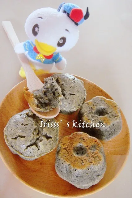 Snapdishの料理写真:Sesame & Sticky rice Cake|Iris Xueさん