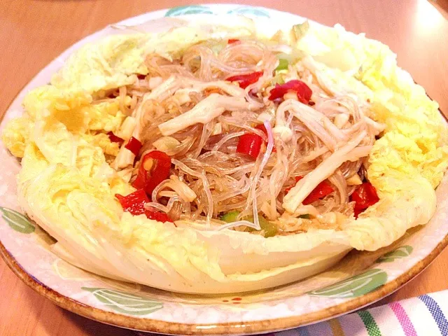 Snapdishの料理写真:剁椒蒜茸粉丝蒸娃娃菜|sashazhangさん