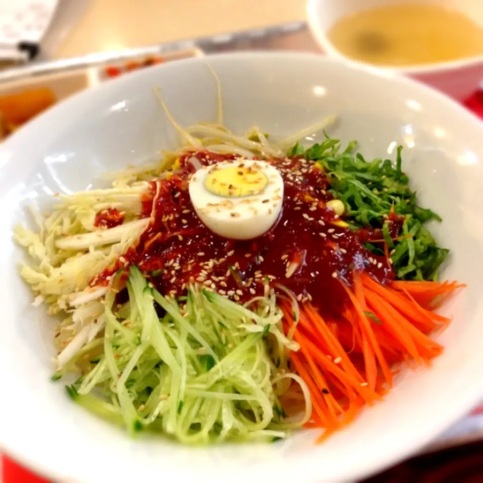 Snapdishの料理写真:Korean mix vegetables cold noodle|PeonyYanさん