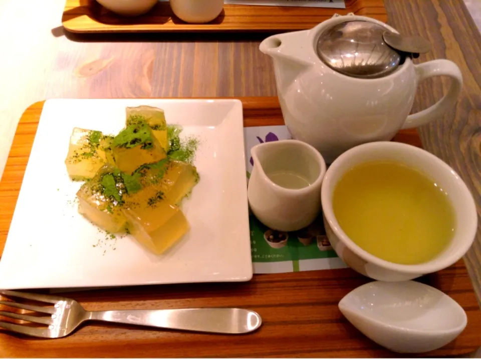 抹茶わらび餅とかりがね茶セット！|みなぞう☆彡さん