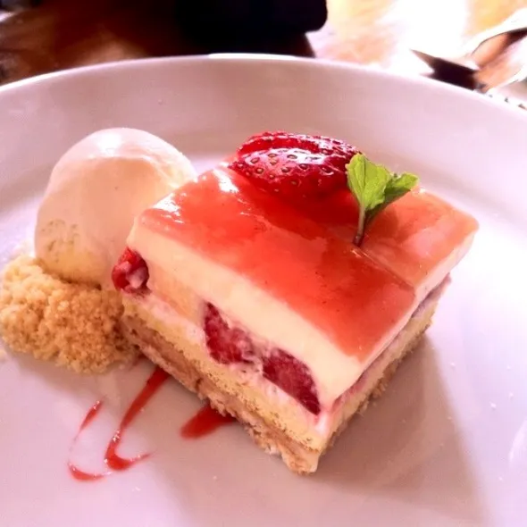 Strawberry Tiramisu|Romeoさん