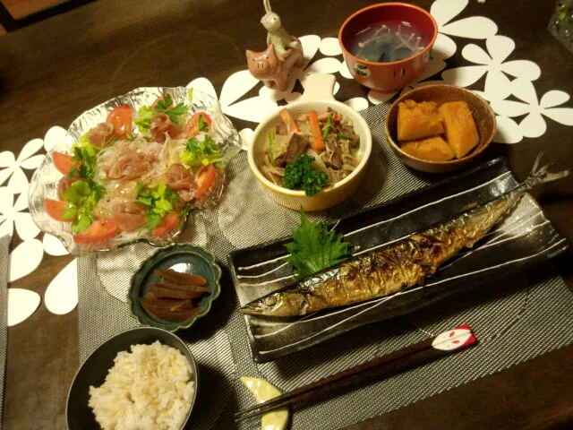 さんま塩焼き、生ハムサラダ、ステーキ肉の野菜炒めなど…|ゆかさん