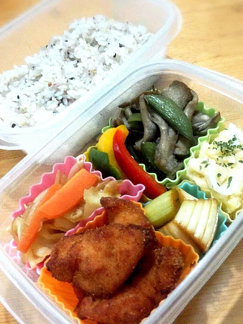 旦那さんのお弁当。|こぎもなさん