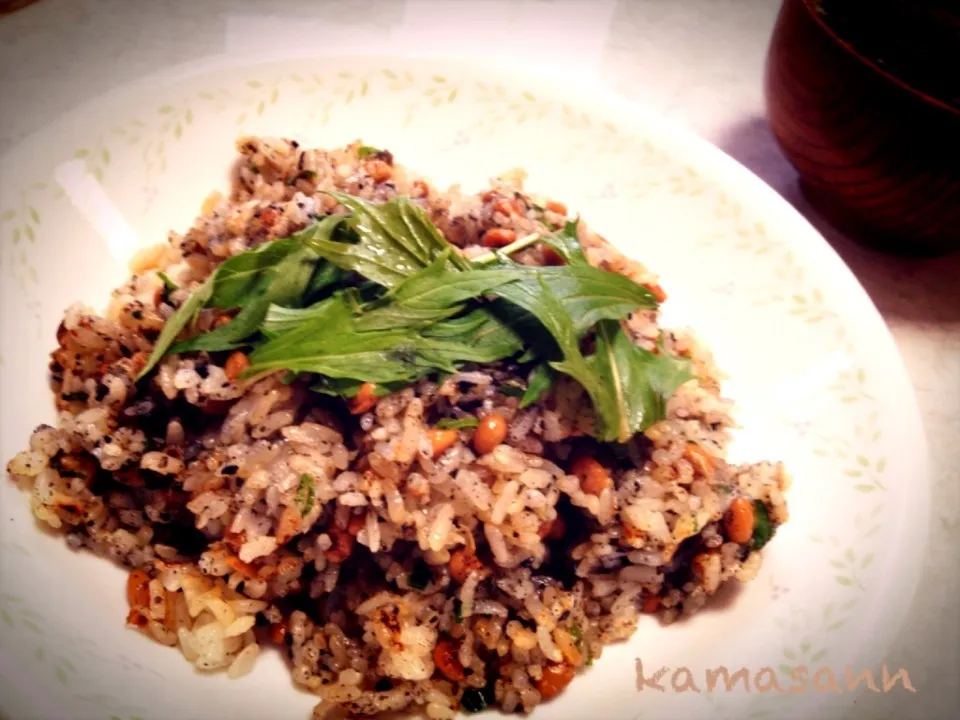 きょこちゃんの、味覇で♡黒ごま納豆炒飯！再び(￣＿￣)/|かまさん