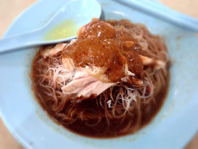 dry curry mee with chicken and prawn|Derbie Wongさん