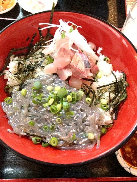 生しらす丼|さちさん