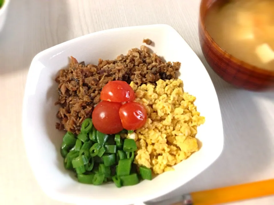 ブリのそぼろ三色丼|かずみさん