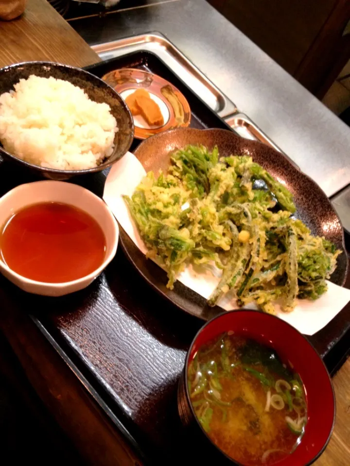 西園寺温泉の山菜天ぷら定食|nao hashimotoさん