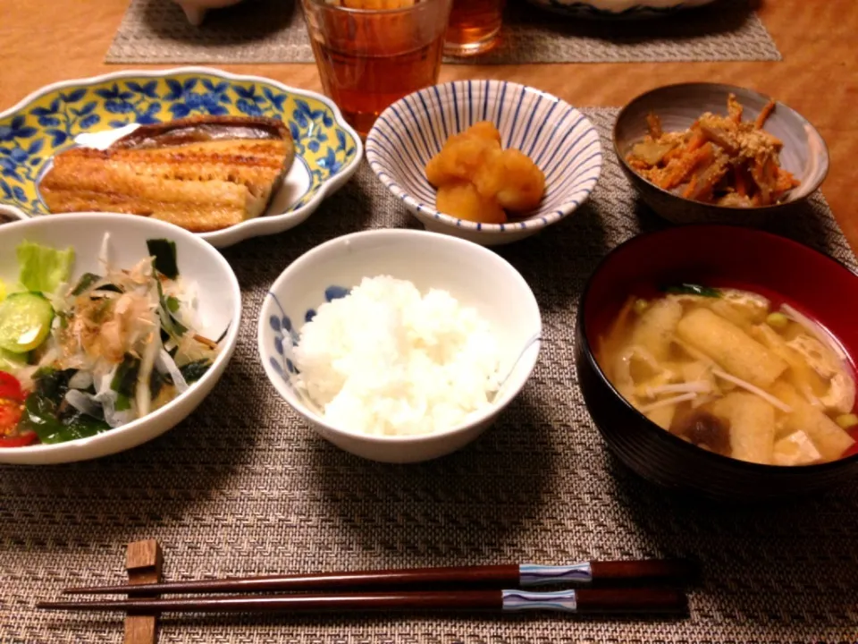 ホッケの干物、新たまねぎとわかめのサラダなど|Sakikoさん