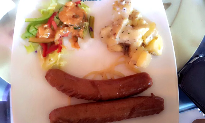 Snapdishの料理写真:Saussage platter|nitanataprawiraさん