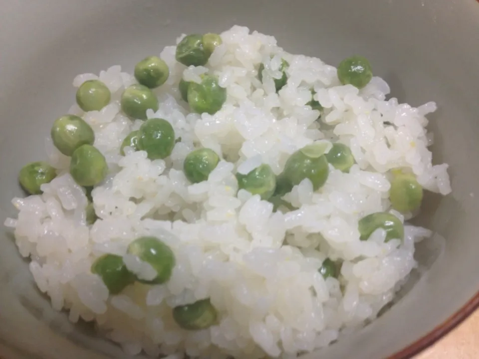 主人と私の晩御飯 豆御飯|シンリーさん