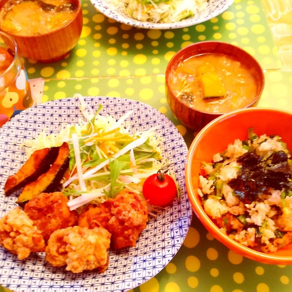 🍎鶏の唐揚げ＆小松菜チャーハン＆南瓜の味噌汁💛🍎|Candyさん