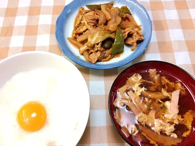 Snapdishの料理写真:とろろ丼、回鍋肉、春雨スープ|ゆりさん