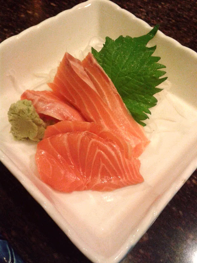 Salmon Sushi|fiona leukaさん