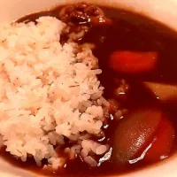 Snapdishの料理写真:旦那ちゃん作：手羽元カレー(麦ご飯)|ゆうこさん