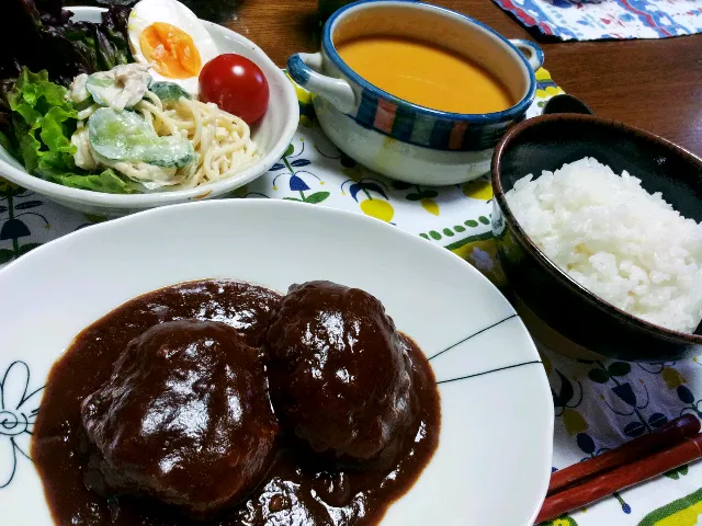 煮込みハンバーグ&スパゲティサラダ&人参スープ|シェリリンさん