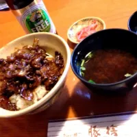 Snapdishの料理写真:豚捨の牛丼|Ichikawa Takashiさん