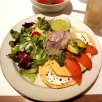 Snapdishの料理写真:Avocado & Salmon pancake|h.i.さん