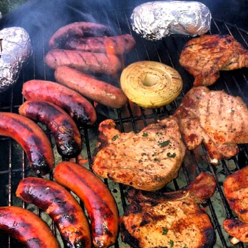 #Now Brats, Italian Sausage & Chef Chill's Orange Juice Marinated Pork Chops #Grilling|Curt Chillさん