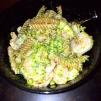 Arugula pistachio pesto, shrimp and whole wheat pasta|Kristen Bruntonさん