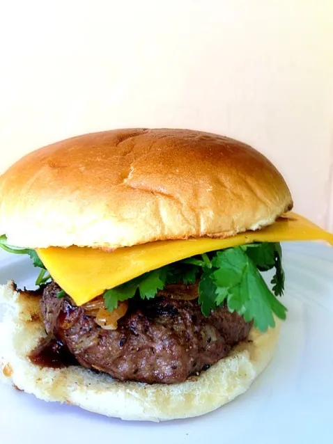 Snapdishの料理写真:Cheeseburger with Stout & Sriracha BBQ Sauce|jonah osawaさん