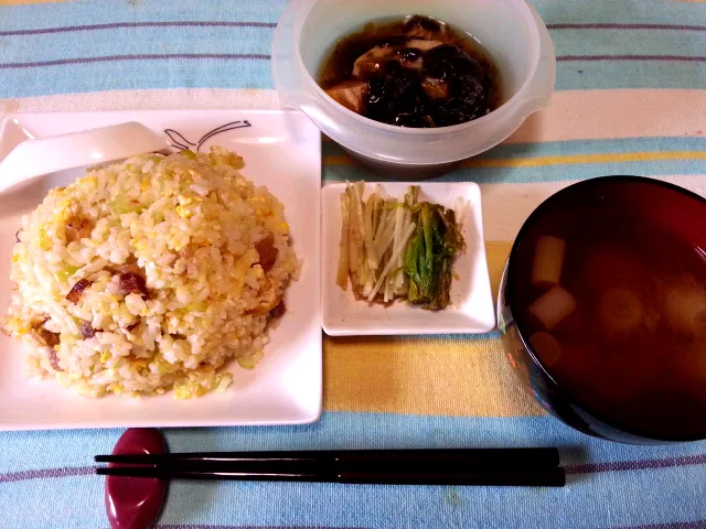 130509 今日のひるめし　チャーハンと常備菜定食|EUREKAさん