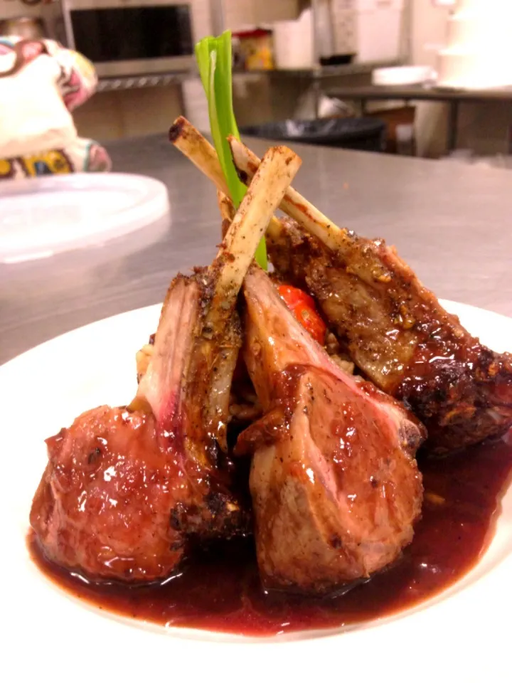 Rack of Lamb/Pomegranate-Zin sauce.|Edgar Rodriguezさん