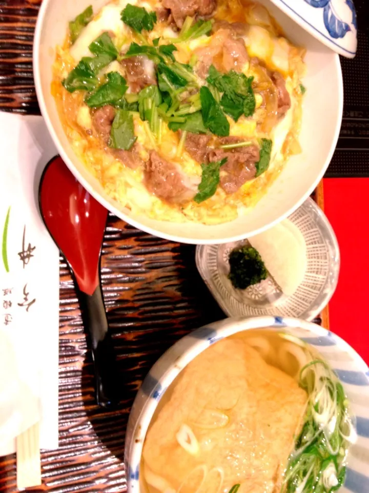 牛とじ丼と小きつねうどん|サリーさん