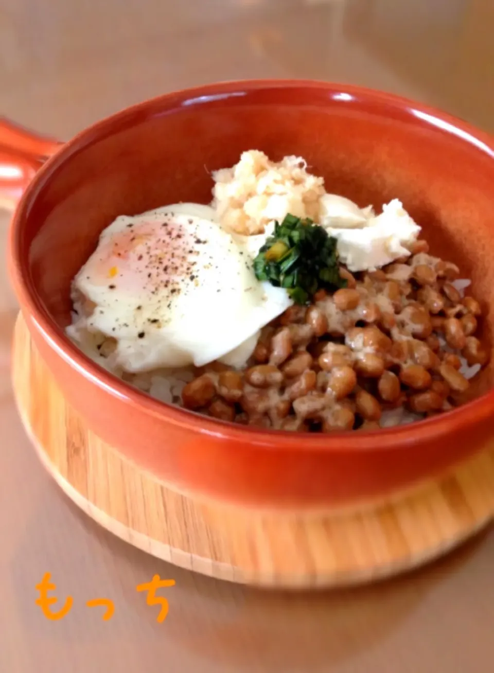 ohirugohanさんのヘルシークリームチーズ＆納豆目玉おろし丼labomihoさんのクリームチーズ納豆目玉焼きのニラ醤油丼をアレンジ！|もっちさん