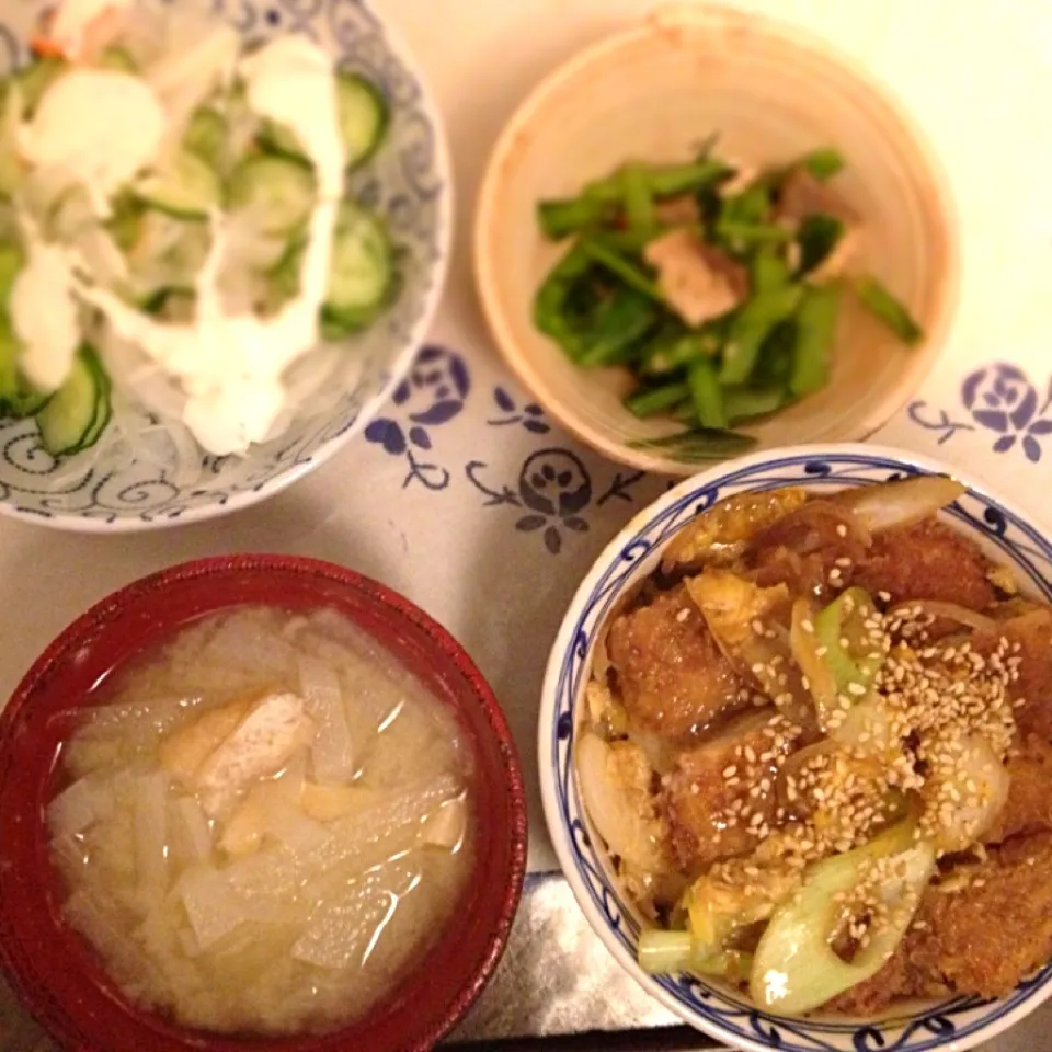 Snapdishの料理写真:Katsudon. 2013/5/9 Dinner.|Comer Ruyeeさん