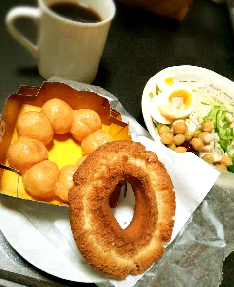 今日のヒトリ飯(;^_^Aミスド…|トミーサクさん