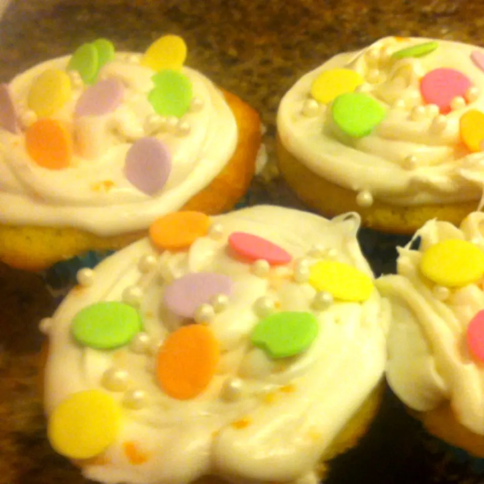 Orange vanilla cupcakes|virginia frasseさん