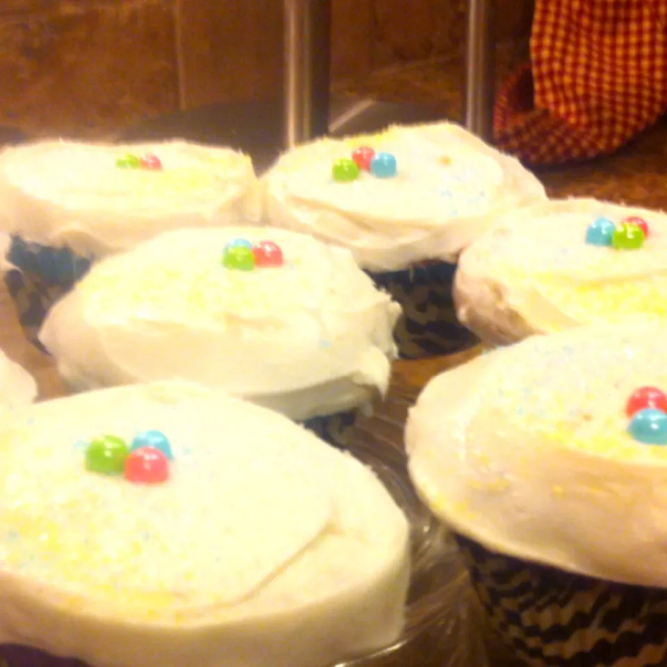 Vanilla  bean cupcakes|virginia frasseさん